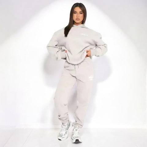 Bella – Trendy and Comfortable Tracksuit